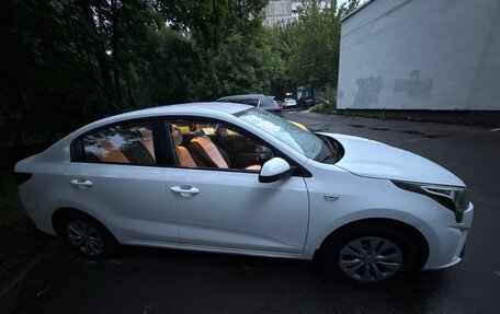 KIA Rio IV, 2022 год, 1 200 000 рублей, 2 фотография