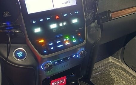 Toyota Land Cruiser 200, 2017 год, 5 300 000 рублей, 8 фотография