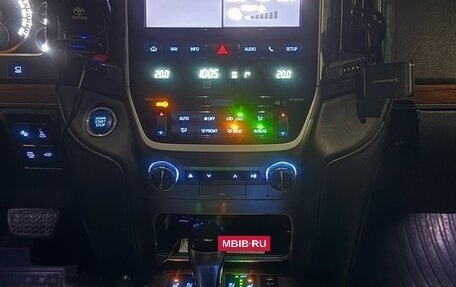 Toyota Land Cruiser 200, 2017 год, 5 300 000 рублей, 7 фотография