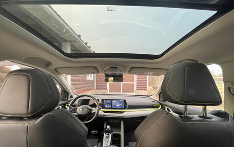 Geely Coolray I, 2022 год, 2 200 000 рублей, 6 фотография