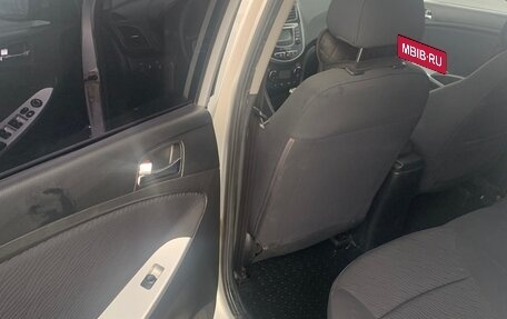 Hyundai Solaris II рестайлинг, 2011 год, 820 000 рублей, 8 фотография
