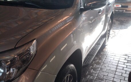 Toyota Land Cruiser Prado 150 рестайлинг 2, 2016 год, 3 300 000 рублей, 11 фотография