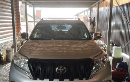 Toyota Land Cruiser Prado 150 рестайлинг 2, 2016 год, 3 300 000 рублей, 6 фотография