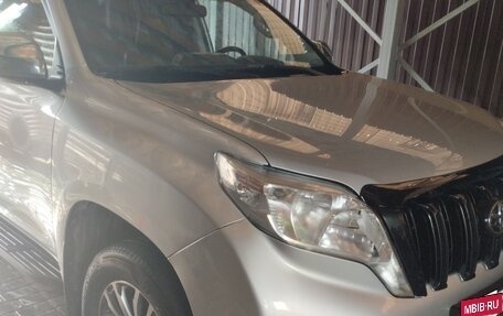 Toyota Land Cruiser Prado 150 рестайлинг 2, 2016 год, 3 300 000 рублей, 13 фотография