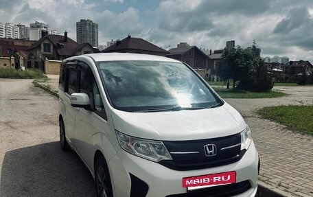 Honda Stepwgn IV, 2016 год, 1 690 000 рублей, 2 фотография