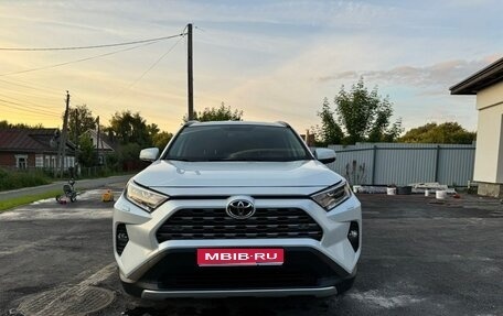 Toyota RAV4, 2021 год, 4 100 000 рублей, 1 фотография