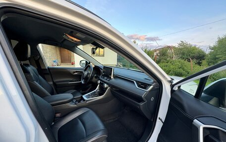 Toyota RAV4, 2021 год, 4 100 000 рублей, 4 фотография