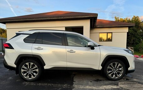 Toyota RAV4, 2021 год, 4 100 000 рублей, 7 фотография