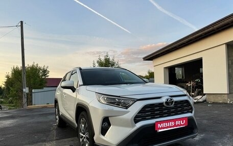 Toyota RAV4, 2021 год, 4 100 000 рублей, 14 фотография