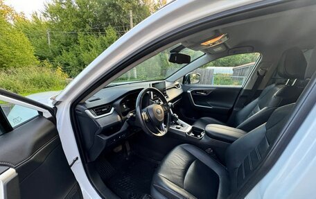 Toyota RAV4, 2021 год, 4 100 000 рублей, 16 фотография