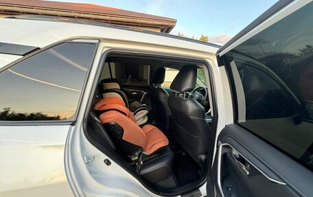 Toyota RAV4, 2021 год, 4 100 000 рублей, 17 фотография