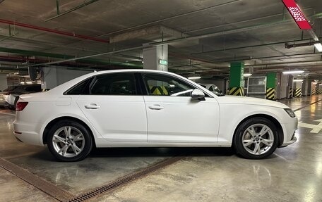 Audi A4, 2018 год, 2 950 000 рублей, 4 фотография