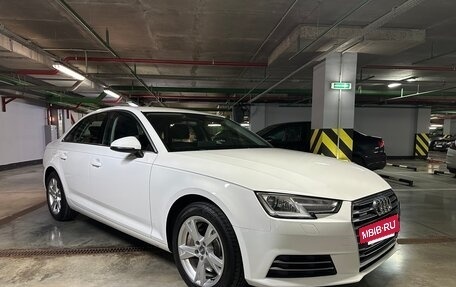 Audi A4, 2018 год, 2 950 000 рублей, 3 фотография