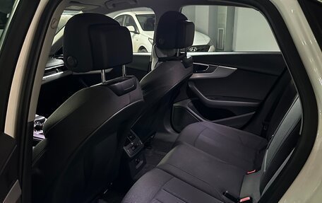 Audi A4, 2018 год, 2 950 000 рублей, 16 фотография