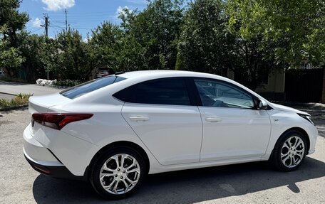 Hyundai Solaris II рестайлинг, 2021 год, 1 870 000 рублей, 8 фотография