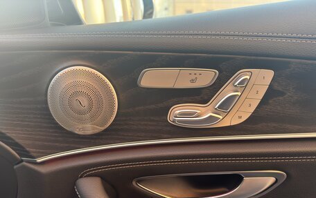 Mercedes-Benz E-Класс, 2019 год, 4 650 000 рублей, 19 фотография