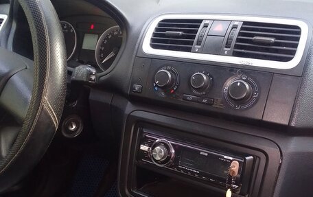 Skoda Fabia II, 2009 год, 400 000 рублей, 13 фотография