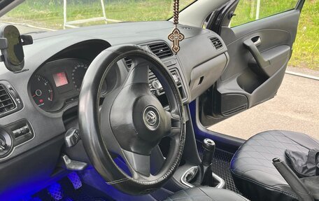 Volkswagen Polo VI (EU Market), 2011 год, 700 000 рублей, 3 фотография