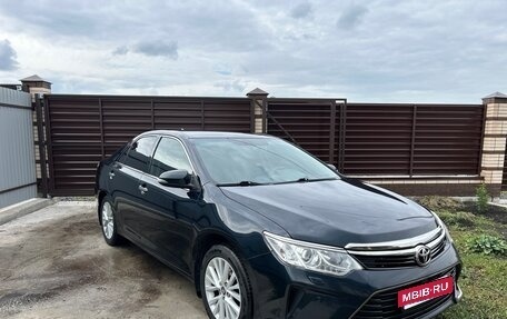 Toyota Camry, 2017 год, 2 150 000 рублей, 3 фотография