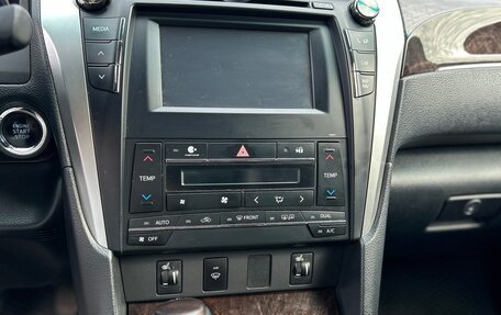 Toyota Camry, 2017 год, 2 150 000 рублей, 13 фотография