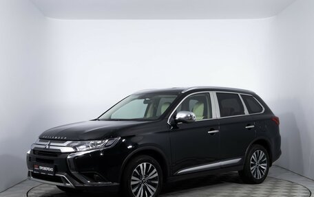 Mitsubishi Outlander III рестайлинг 3, 2020 год, 2 180 000 рублей, 1 фотография