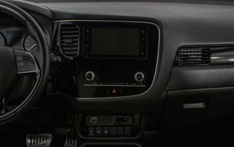 Mitsubishi Outlander III рестайлинг 3, 2020 год, 2 180 000 рублей, 14 фотография