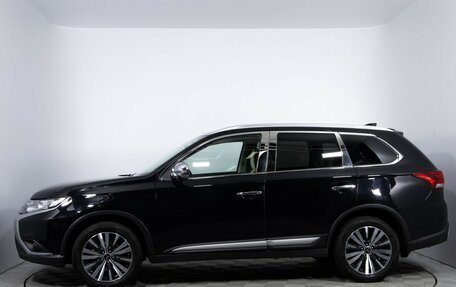 Mitsubishi Outlander III рестайлинг 3, 2020 год, 2 180 000 рублей, 8 фотография