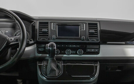 Volkswagen Multivan T6 рестайлинг, 2015 год, 3 390 000 рублей, 13 фотография