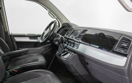 Volkswagen Multivan T6 рестайлинг, 2015 год, 3 390 000 рублей, 7 фотография