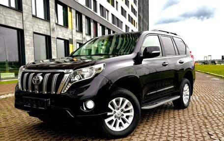 Toyota Land Cruiser Prado 150 рестайлинг 2, 2017 год, 3 750 000 рублей, 8 фотография