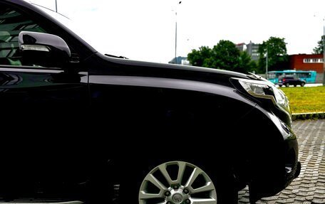Toyota Land Cruiser Prado 150 рестайлинг 2, 2017 год, 3 750 000 рублей, 13 фотография