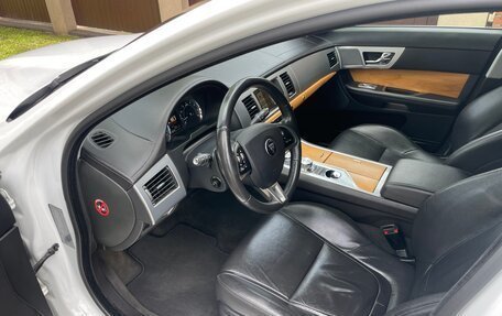 Jaguar XF I рестайлинг, 2014 год, 2 430 000 рублей, 17 фотография