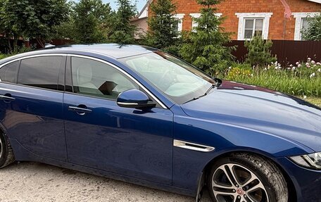 Jaguar XE I рестайлинг, 2016 год, 1 990 000 рублей, 2 фотография
