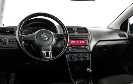 Volkswagen Polo VI (EU Market), 2012 год, 749 000 рублей, 11 фотография