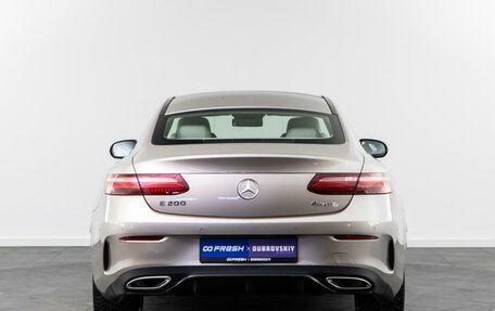 Mercedes-Benz E-Класс, 2019 год, 3 200 000 рублей, 4 фотография
