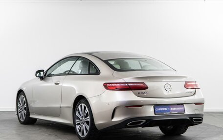 Mercedes-Benz E-Класс, 2019 год, 3 200 000 рублей, 2 фотография