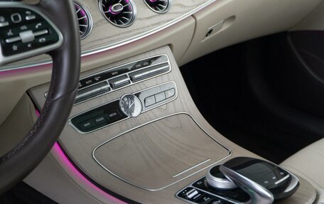 Mercedes-Benz E-Класс, 2019 год, 3 200 000 рублей, 13 фотография
