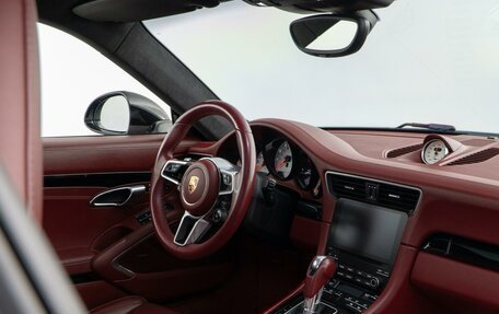 Porsche 911, 2016 год, 9 899 000 рублей, 26 фотография