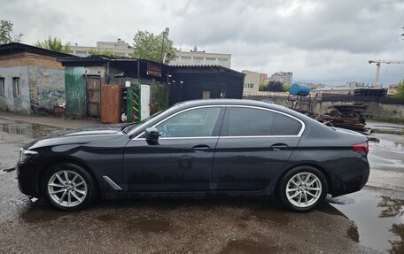 BMW 5 серия, 2021 год, 3 640 000 рублей, 2 фотография