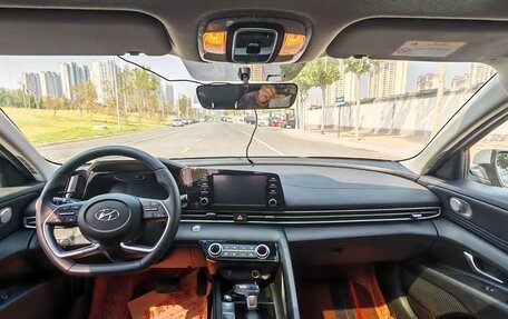 Hyundai Elantra, 2022 год, 1 550 000 рублей, 4 фотография