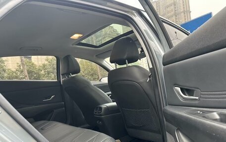 Hyundai Elantra, 2022 год, 1 590 000 рублей, 10 фотография