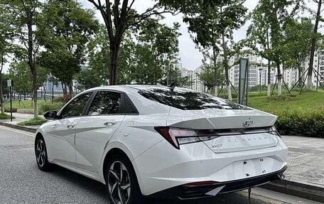 Hyundai Elantra, 2022 год, 1 540 000 рублей, 2 фотография