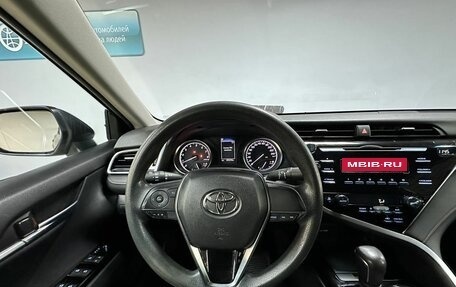 Toyota Camry, 2018 год, 2 150 000 рублей, 17 фотография