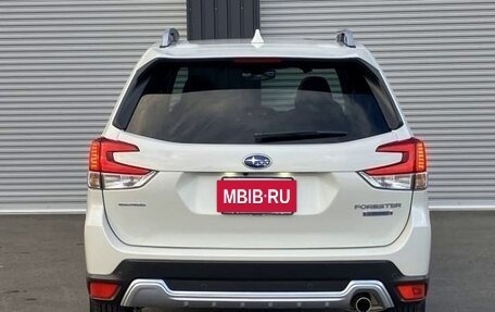 Subaru Forester, 2021 год, 2 050 000 рублей, 4 фотография