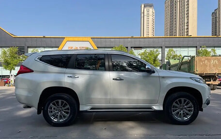 Mitsubishi Pajero Sport III рестайлинг, 2021 год, 2 650 000 рублей, 5 фотография