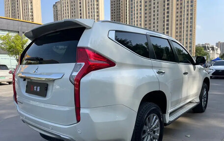 Mitsubishi Pajero Sport III рестайлинг, 2021 год, 2 650 000 рублей, 7 фотография