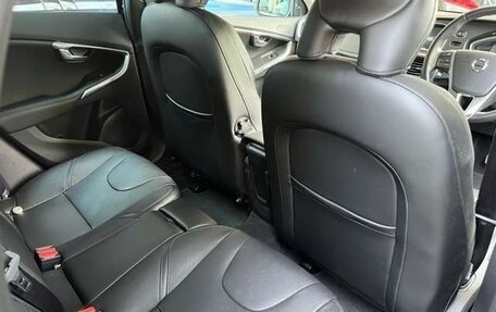 Volvo V40 II рестайлинг, 2015 год, 864 000 рублей, 4 фотография