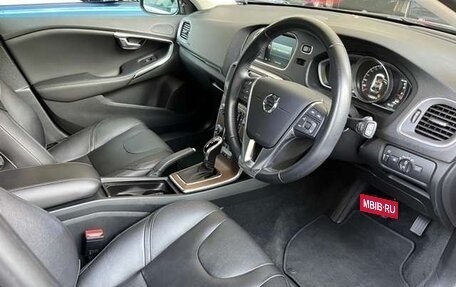 Volvo V40 II рестайлинг, 2015 год, 864 000 рублей, 3 фотография