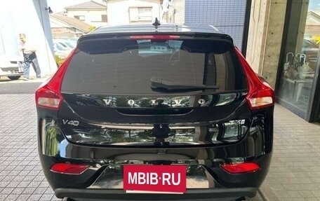 Volvo V40 II рестайлинг, 2015 год, 864 000 рублей, 9 фотография