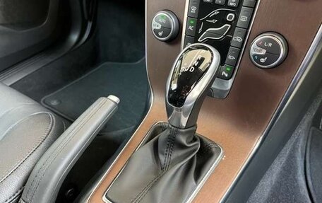 Volvo V40 II рестайлинг, 2015 год, 864 000 рублей, 14 фотография